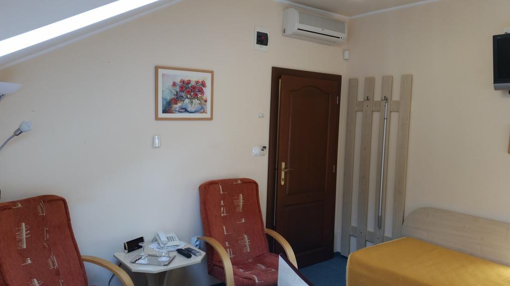 Penzion Zlaty Jelen Kassa Kültér fotó