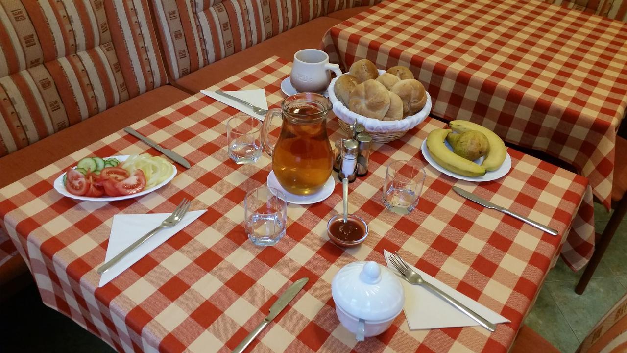 Penzion Zlaty Jelen Kassa Kültér fotó